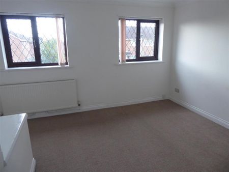 2 bedroom terraced house to rent - Photo 2
