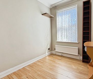 Terraced House to rent - Aspen Green, Erith, DA18 - Photo 6