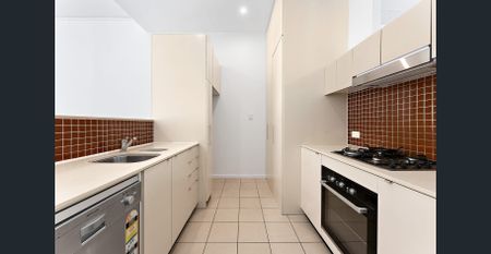 Large one bedroom with oversized study - Photo 2