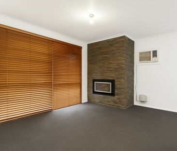 "Perfect Family Living - Close to Schools, Shops & Parks" - Photo 1