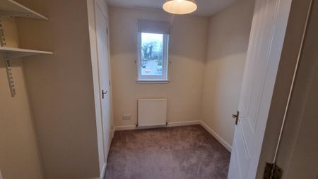 3 bedroom detached house to rent - Photo 5