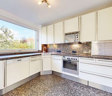 PHI AACHEN – Freistehende Villa mit Garage und schönem Garten in ge... - Photo 4