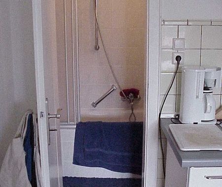 Gemütliche 2-Zimmer-Gründerzeitwohnung mit Wohnküche im Bonner Musikerviertel - Photo 5