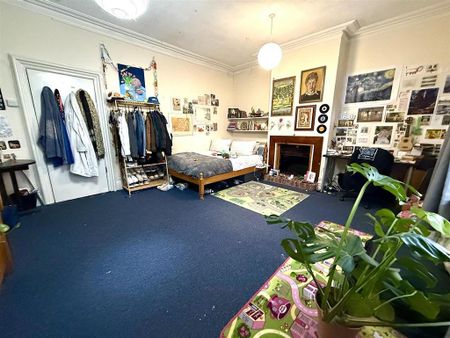 5 bedroom flat to rent - Photo 3