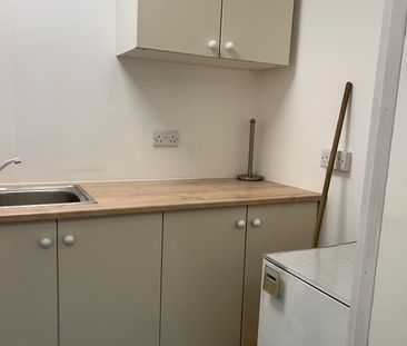 1 Bed Flat, Bowes Road, N13 - Photo 1