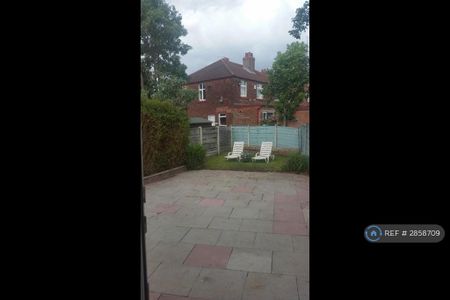 1 bedroom in a house share to rent - Photo 5