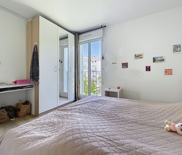 Location Appartement 4 pièces 77m² LA ROCHELLE 17000 - Photo 3