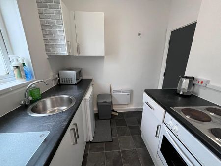 1 bedroom flat to rent - Photo 4