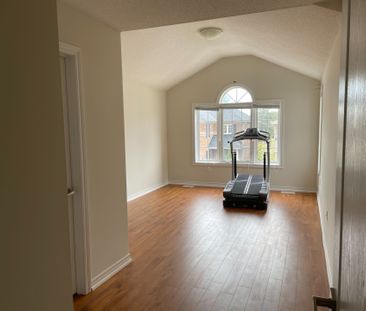 For Lease - 20 Crew Court, Barrie, Ontario - Photo 1