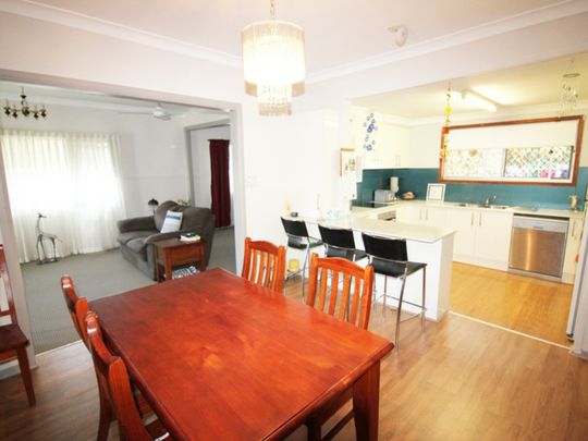 Ideal Family Home - Photo 1