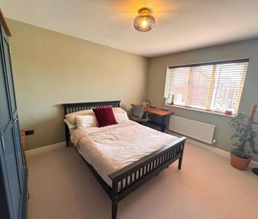 3 bedroom detached house to rent - Photo 2