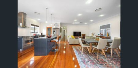 Modern Bayside Retreat Close to the Waterfront - Photo 5