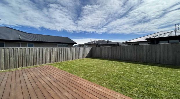 Three bedroom home Halswell - Photo 1