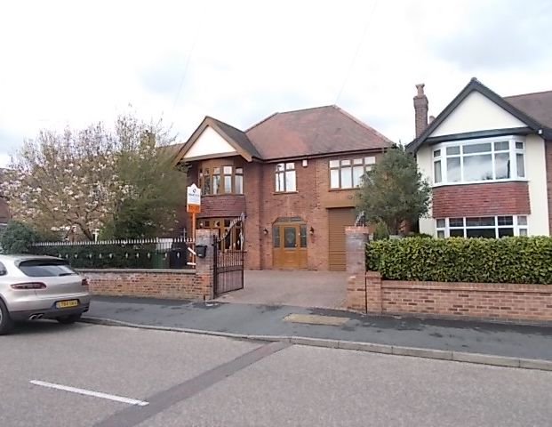 Thorpe Park Road, Peterborough - Photo 1