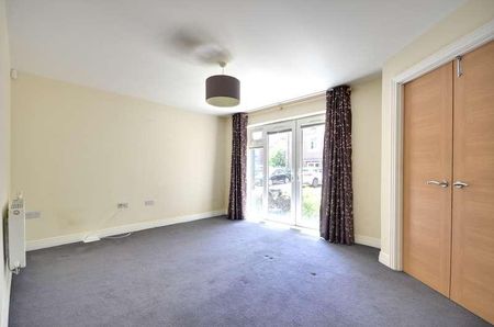 Kenmare Close, Ickenham, UB10 - Photo 5