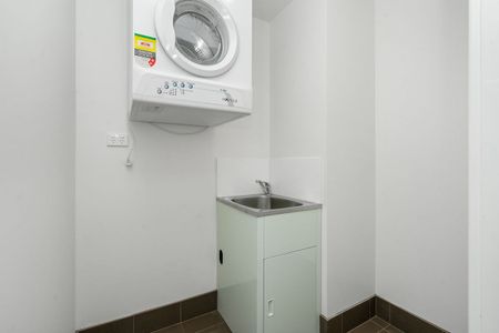 Contemporary 1-Bedroom Residence in Prime Belmont Location - Photo 3