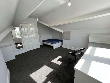 Huntsmoor House, Spital Tongues, NE2 - Photo 5