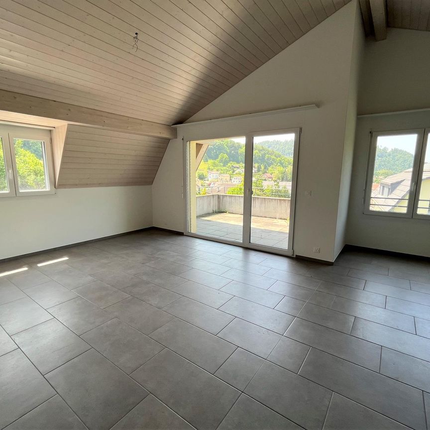 Grosszügige 3,5-Zimmer-Dachwohnung mit Balkon an erhöhter Lage - Foto 1