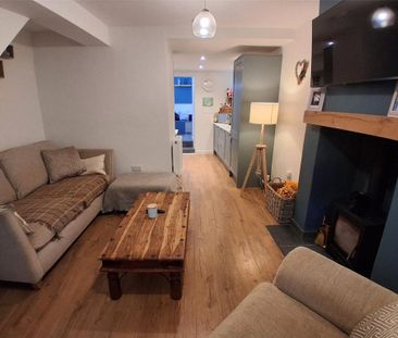 3 bedroom end of terrace house to rent - Photo 4