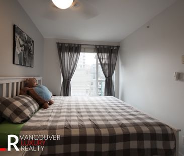 Condo in Downtown Vancouver, BC - Photo 5