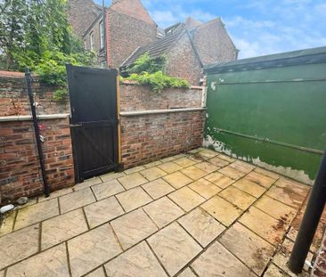 3 bedroom terraced house to rent - Photo 4
