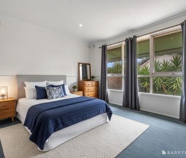 Spacious Family Home Close to Shops, Schools and Transport - Photo 4