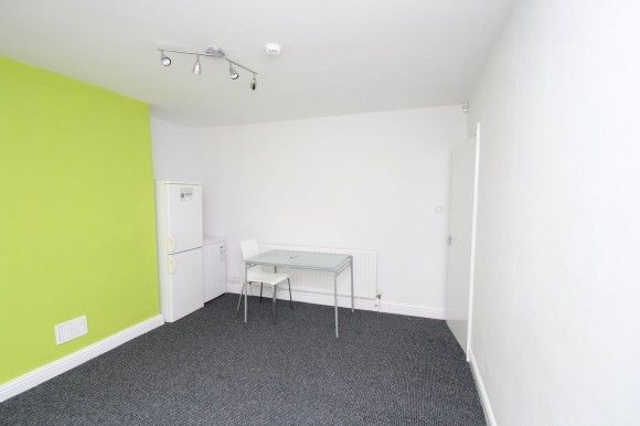 3 Bed - Mayville Road, Hyde Park, Leeds - Photo 1