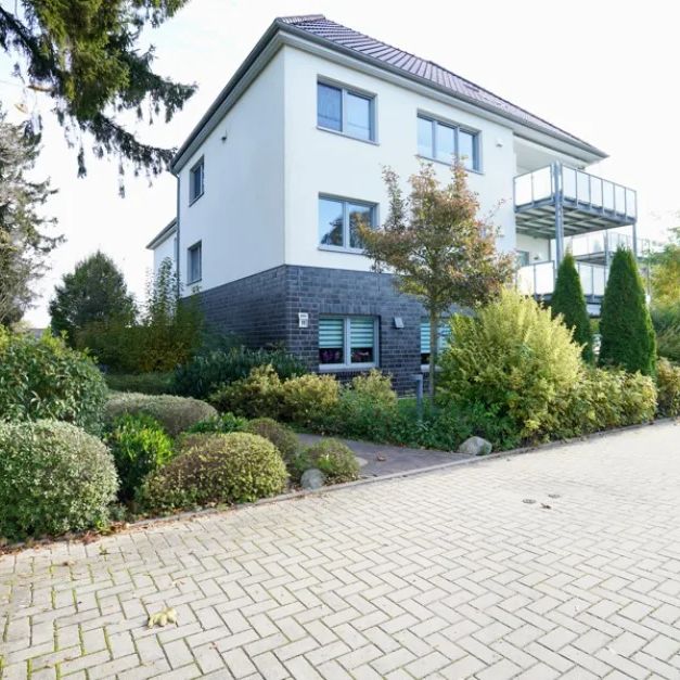 Moderne Erdgeschosswohnung mit überdachter Terrasse - Foto 1