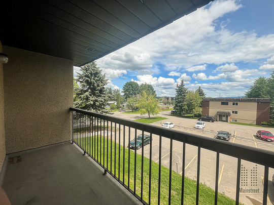 University Valley Apartments I &amp; II - Photo 1