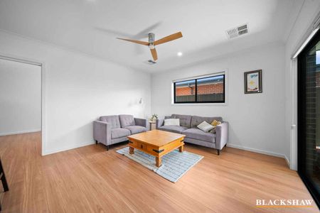 Spacious & Solar-Powered Home - Photo 4