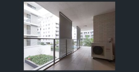 Exclusive family-sized two bedrooms with one study room apartment in prime location - Photo 4