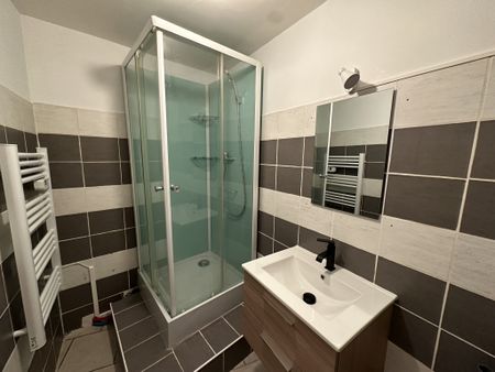 APPARTEMENT T2 QUARTIER ST PIERRE - RÉNOVÉ - Photo 3