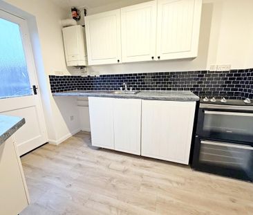 3 bedroom terraced house to rent - Photo 4