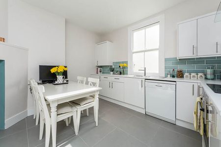 Queens Club Gardens, West Kensington, W14 flat to rent - Photo 3