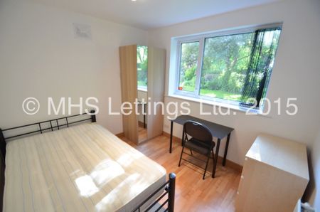 29 The Poplars, Leeds, LS6 2BT - Photo 2