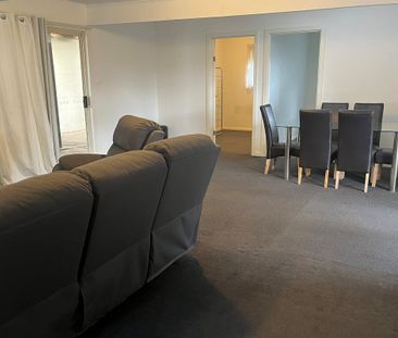 Character home in central location - Photo 2