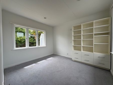 12 Sullivan Ave, Mangere Bridge, Auckland - Photo 3