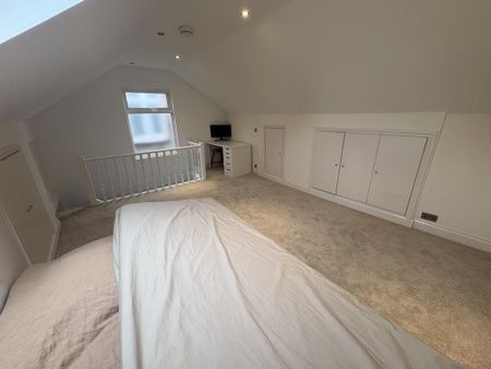 4 bedroom terraced house to rent - Photo 2