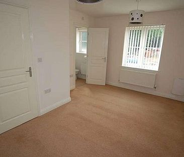 Fir Tree Court, Mildenhall, Bury St. Edmunds, Suffolk, IP28 - Photo 3