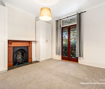 Classic Charm Meets Contemporary Living - Photo 4