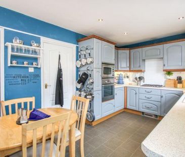 2 bedroom semi-detached house to rent - Photo 3