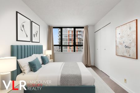 Condo in Downtown Vancouver, BC - Photo 2