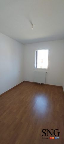 T3 AVEC LOGGIA ET 1 PARKING - Photo 2