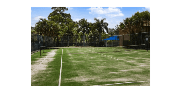 TOWNHOUSE IN PRIME GOLD COAST LOCATION - Photo 1