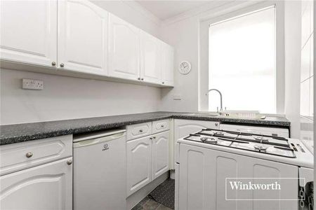 Market Place, London, N2 - Photo 3