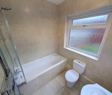 A 3 Bedroom Terraced - Photo 6