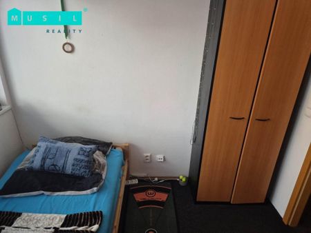 Pronájem bytu pokoj 16 m2 - Fotografie 2