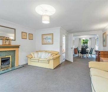 4 bedroom semi-detached house to rent - Photo 3