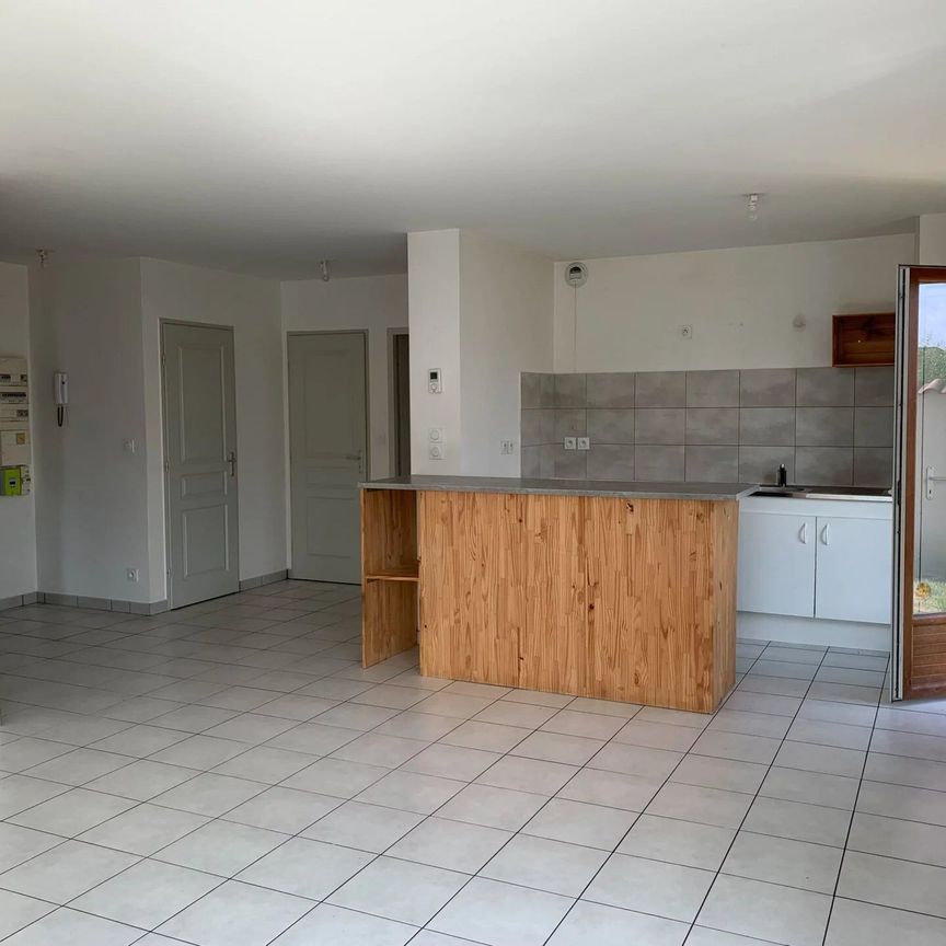 Location Appartement 2 pièces 53 m2 à Saint-Marcellin-en-Forez - Photo 1