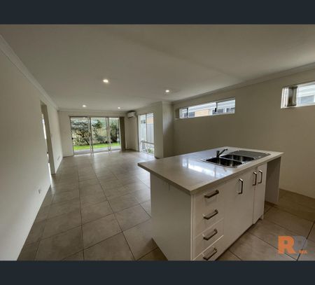 21 Cherrytree Chase, Maddington, WA 6109 - Photo 3